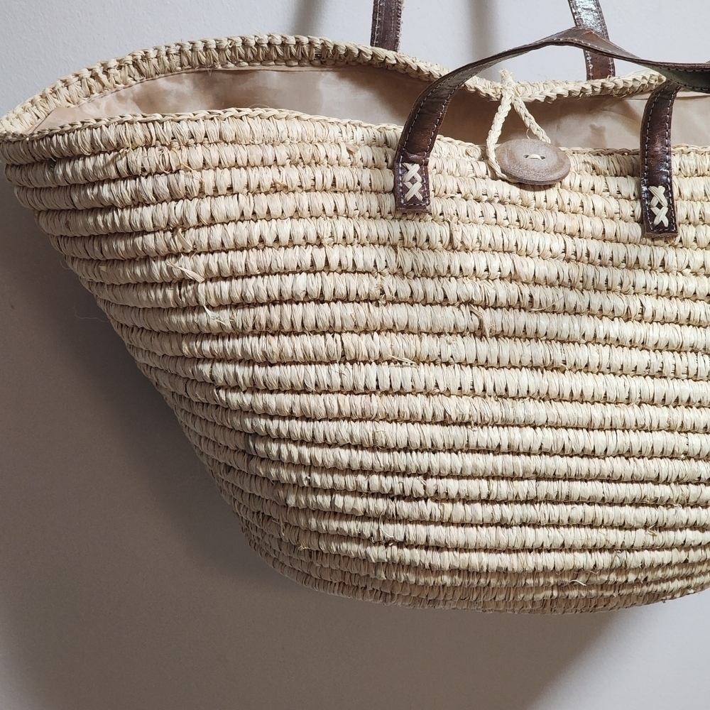 Hand-made faux leather handle straw basket bag - Picture 2 of 6